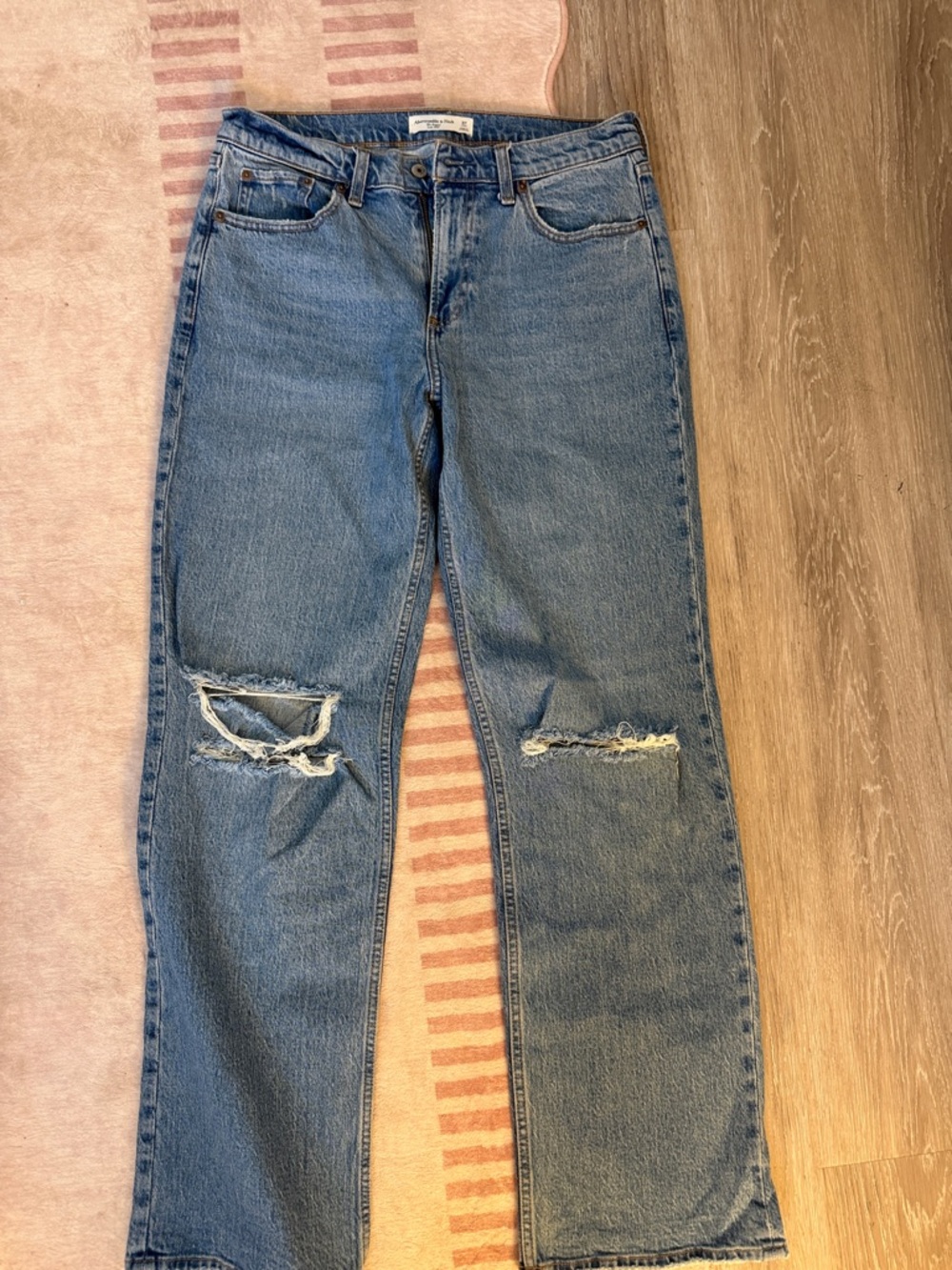 Abercrombie Low Rise Baggy Jeans